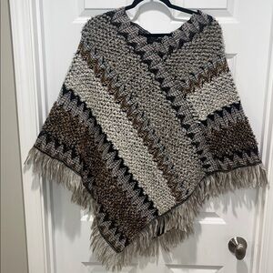 SAACHI Poncho shawl Sweater gray ruana fringe off shoulder lightweight knit boho